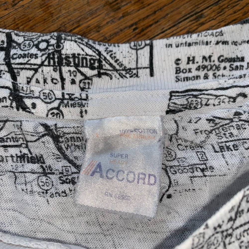 Vintage 90s Iowa State Map Shirt - Picture 4 of 7